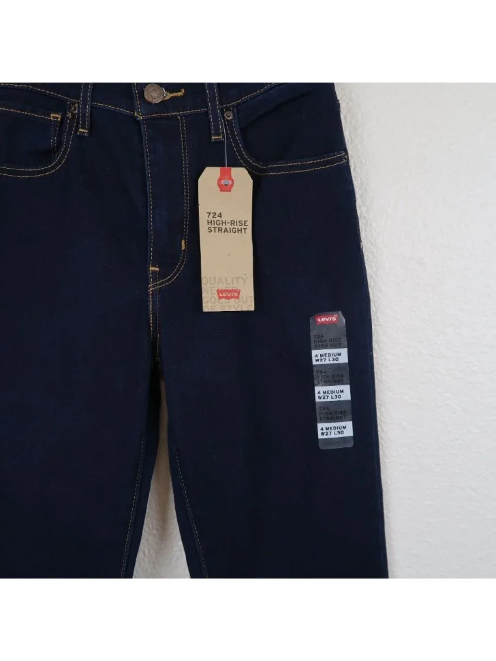 NWT Levis 724 High-Rise Straight Medium W27 L30 Dark Wash Jeans Womens Size 4 - Picture 2 of 7
